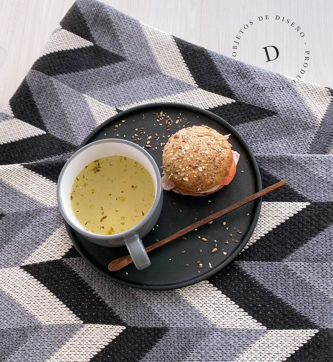 Espiga Gris Manta Tejida