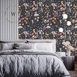 Papel Mural y Vinilico Autoadhesivo para muros de la marca The Wall, diseño de tendencia Dark Flowers