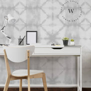 Papel Mural, Papel Pintado, Wallpaper, Mural, Empavonados, Vinilico Autoadhesivo para muros de la marca The Wall, diseño de tendencia Shibori Grey