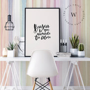 Papel Mural, Papel Pintado, Wallpaper, Mural, Empavonados, Vinilico Autoadhesivo para muros de la marca The Wall, diseño de tendencia Soft Rainbow