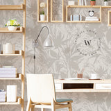 Papel Mural, Papel Pintado, Wallpaper, Mural, Empavonados, Vinilico Autoadhesivo para muros de la marca The Wall, diseño de tendencia Wild Flowers.  